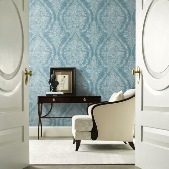 York KT2213 Ronald Redding 24 Karat Charleston Damask Blue - tapeta w roślinne ornamenty
