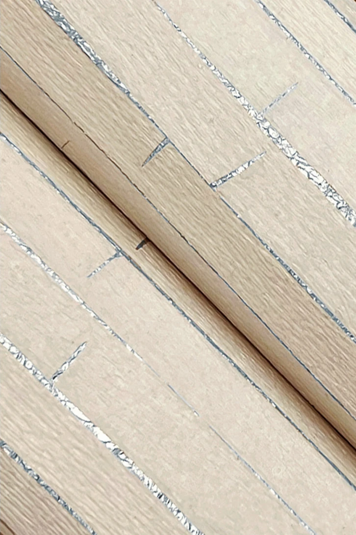 York GV0252 Ronald Redding Grasscloth & Natural Resource Handcrafted Shimmering Sand/Silver - tapeta w paski z metalicznymi akcentami