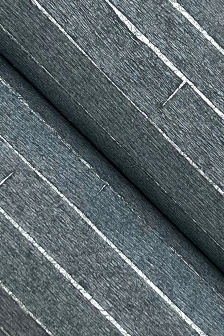 York GV0254 Ronald Redding Grasscloth & Natural Resource Handcrafted Shimmering Denim/Silver - tapeta w paski z metalicznymi akcentami