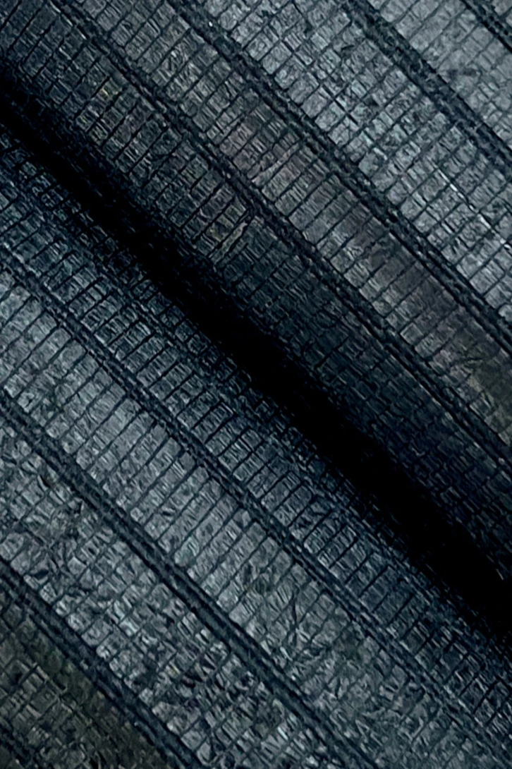 York GV0237 Ronald Redding Grasscloth & Natural Resource Hyacinth Leaf Navy - granatowa tapeta strukturalna w paski