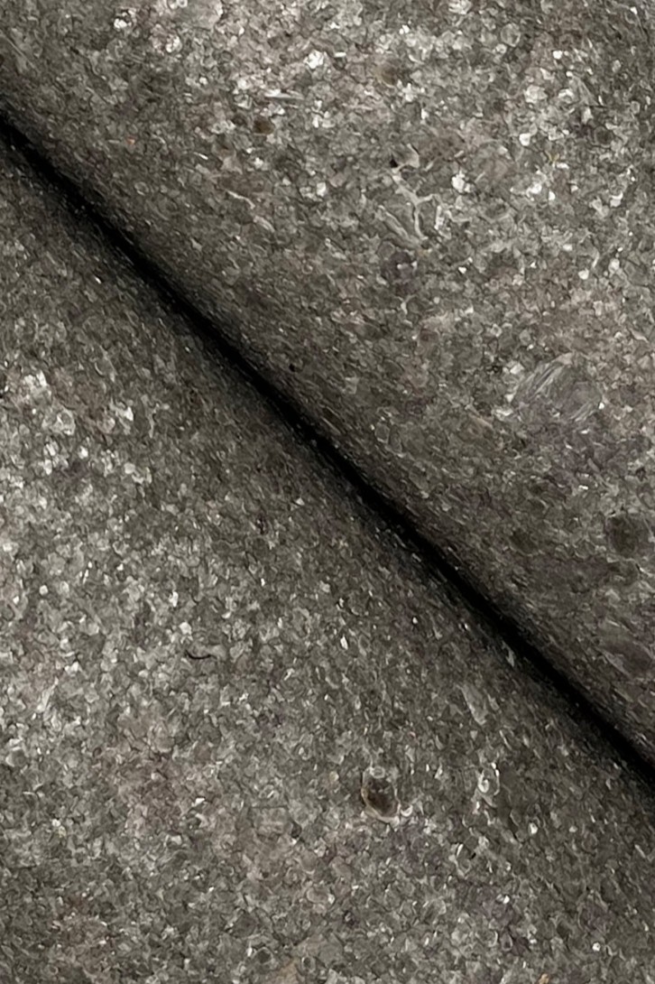 York GV0215W1 Ronald Redding Grasscloth & Natural Resource Brilliant Mica Graphite - tapeta z minerałem miką