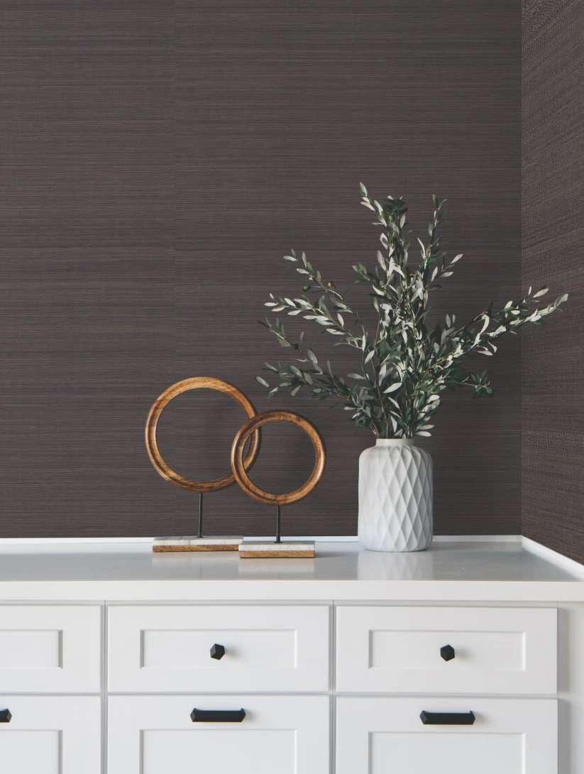 York GV0274 Ronald Redding Grasscloth & Natural Resource Modern Abaca Natural on Black - tapeta z liści abacki w delikatne paski