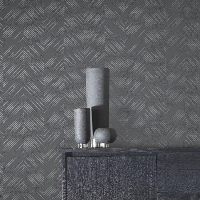 York MD7226 Antonina Vella Modern Metals Second Edition Polished Chevron Charcoal/Silver - tapeta w motyw jodełki