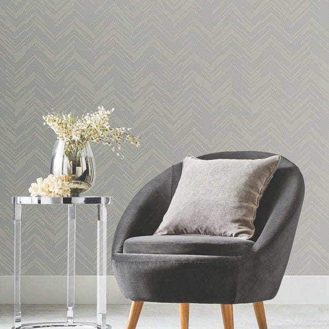 York MD7227 Antonina Vella Modern Metals Second Edition Polished Chevron Taupe/Silver - tapeta w motyw jodełki