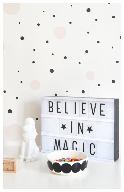 OL / Tapeta Majvillan Confetti 117-03 black - 1 rolka