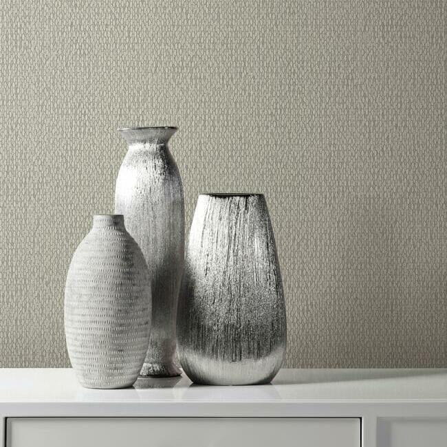York Y6231103 Antonina Vella Natural Opalescence Stretched Hexagons Light Grey - tapeta strukturalna