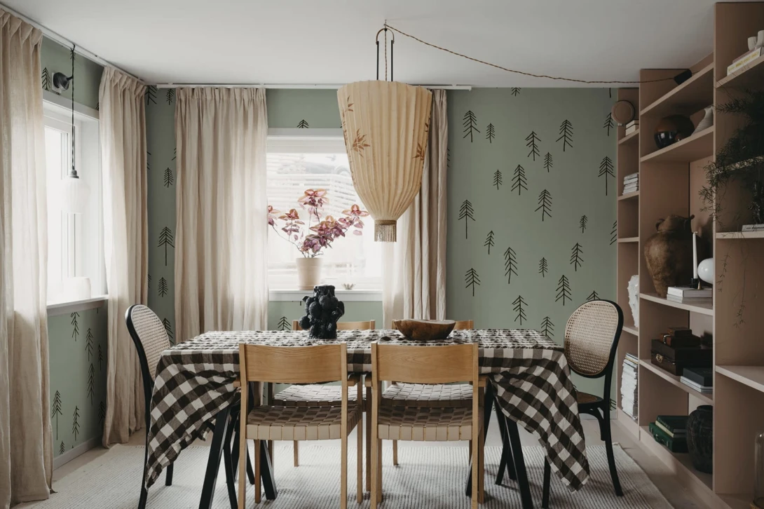 Rebel Walls R20636 Fine Little Day Tall Darkgreen - mural w skandynawskie rysunki choinek