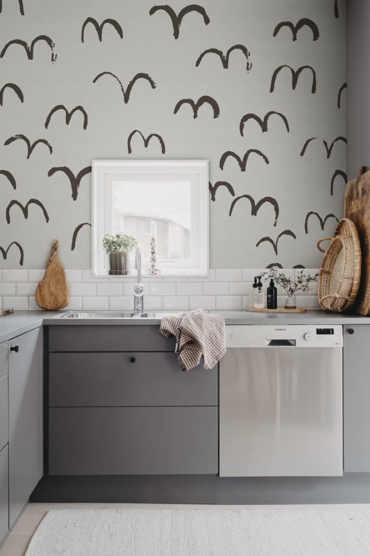 Rebel Walls R20624 Fine Little Day Bird Brown - mural w ręcznie rysowane ptaki w locie