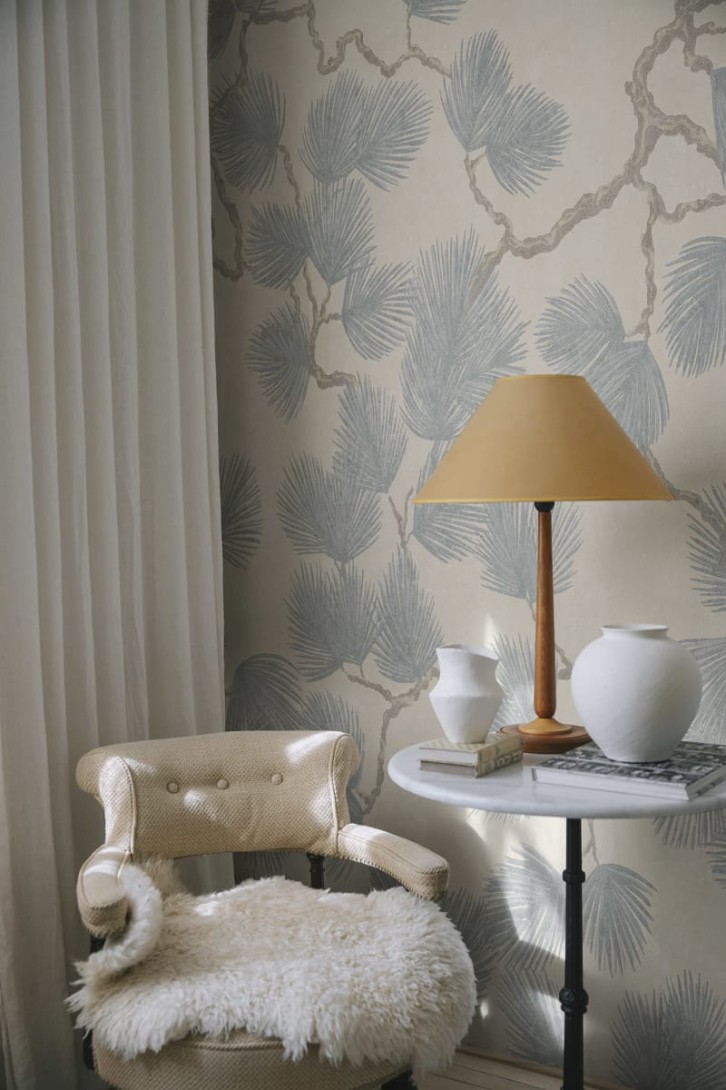 Sandberg S10489 Ett Hem, Oland Pine Mural Misty Blue - mural w liście sosny