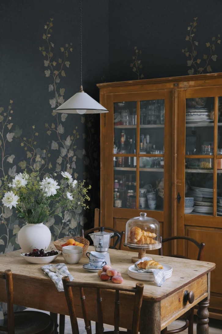 Sandberg S10486 Ett Hem, Oland Ivy Midnight Blue - mural pnący się bluszcz