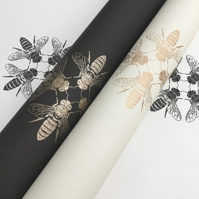 York ON1642 Black and White Resource Library Honey Bee Golden/Black - tapeta w pszczoły