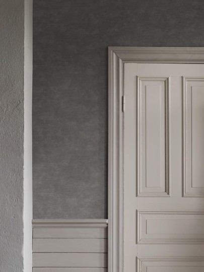 Boras Tapeter 5056 Shades Anthracite - ciemnoszara tapeta z pociągnięciami pędzla