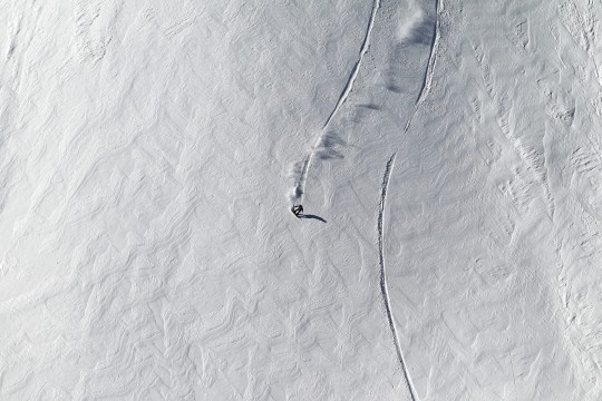 Rebel Walls R19047 Pops Downhill - mural w górski krajobraz