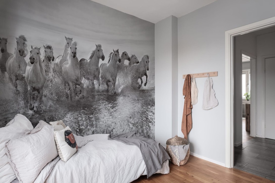 Rebel Walls R19014 Pops Running Horses - mural w konie