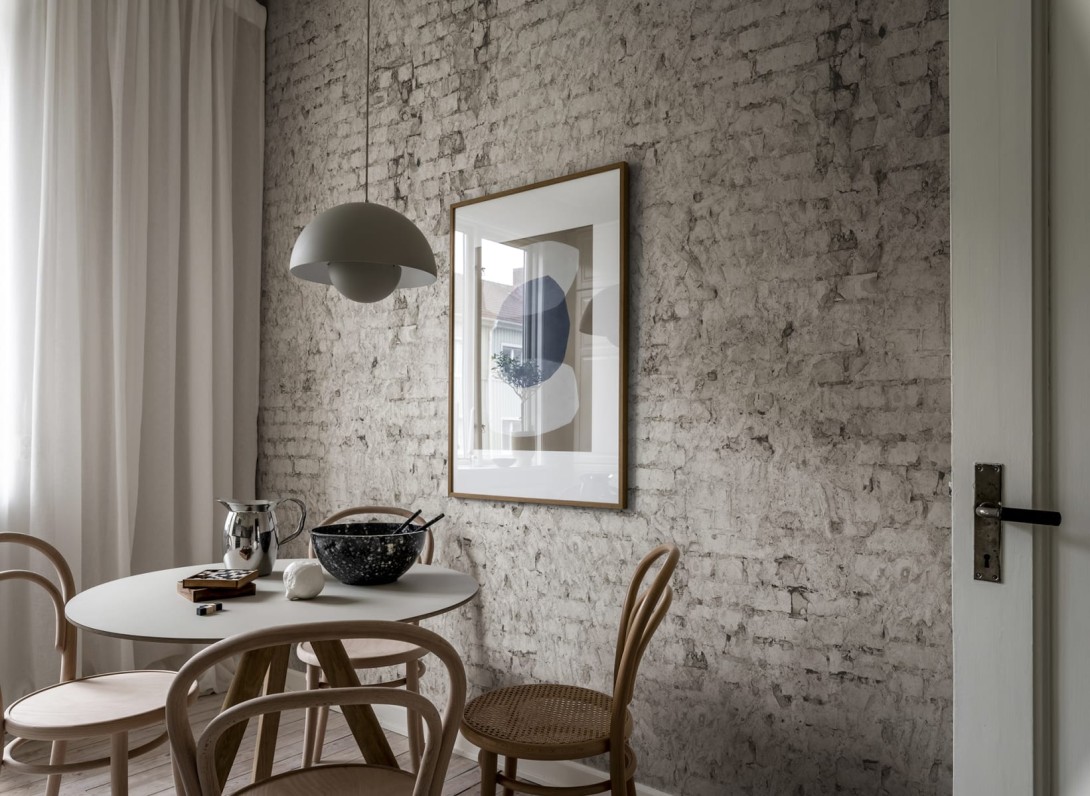 Rebel Walls R17872 Rebel Favorites Barcelona Sand - mural imitujący ceglaną ścianę