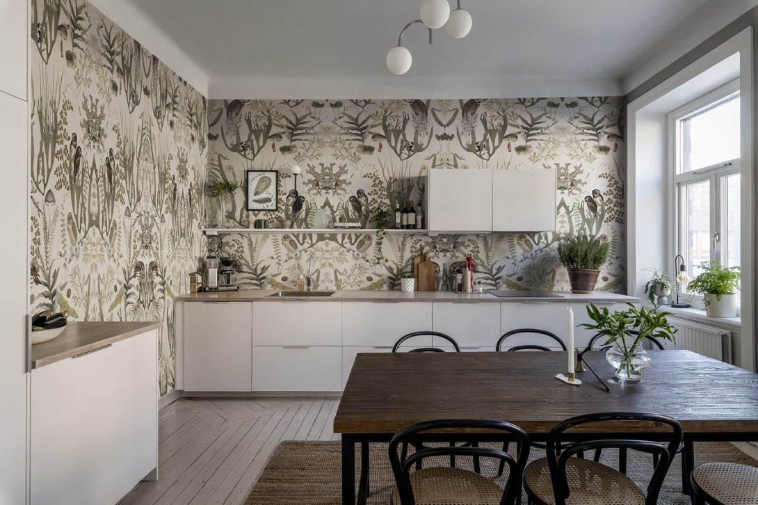 Rebel Walls R16213 Rebel Favorites The Swedish Forest White - mural w leśny motyw