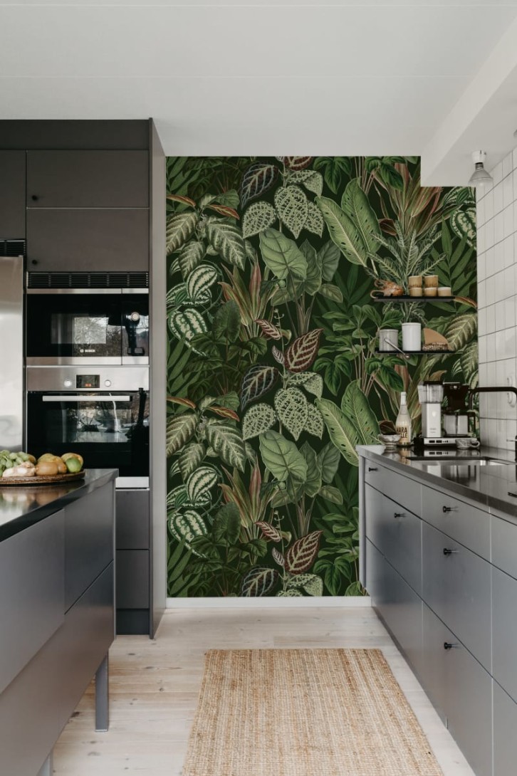 Rebel Walls R14592 Rebel Favorites Mischievous Monkeys Lush - mural w egzotyczne liście