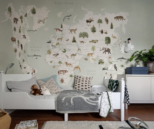 Rebel Walls R18441 Rebel Favorites Animal World Mint - mural w mapę świata i zwierzęta
