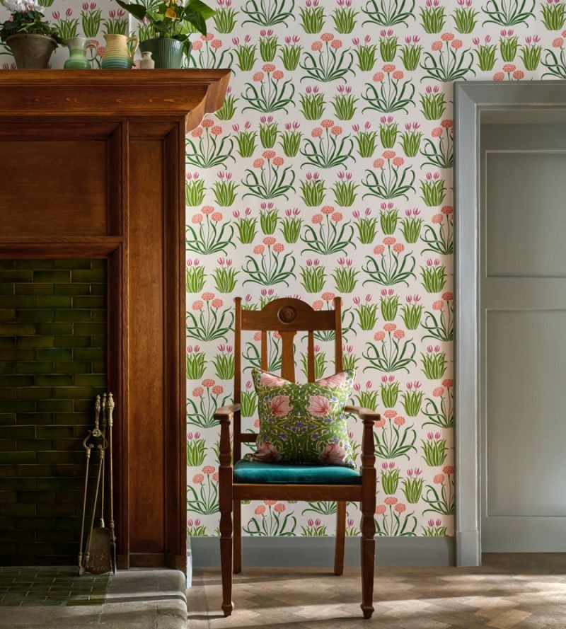 Morris & Co. 217342 Bedford Park Glade Tulip Fields - tapeta w kwiatki