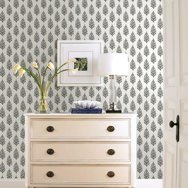 York FH4069 Simply Farmhouse Paisley On Calico Black/White - tapeta w minimalistyczny motyw roślinny
