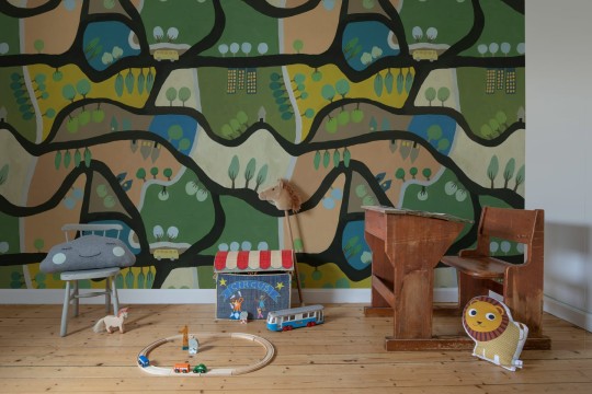 Rebel Walls R20004 Family Fun Road Trip Multi - mural dziecięcy w krajobraz