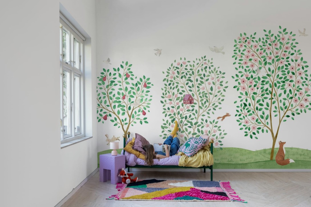 Rebel Walls R20585 Family Fun Happy Haven White - mural dziecięcy w drzewa