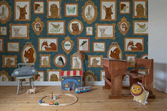 Rebel Walls R19985 Family Fun Pet Frames Dark Blue - mural dla dzieci w zwierzęta