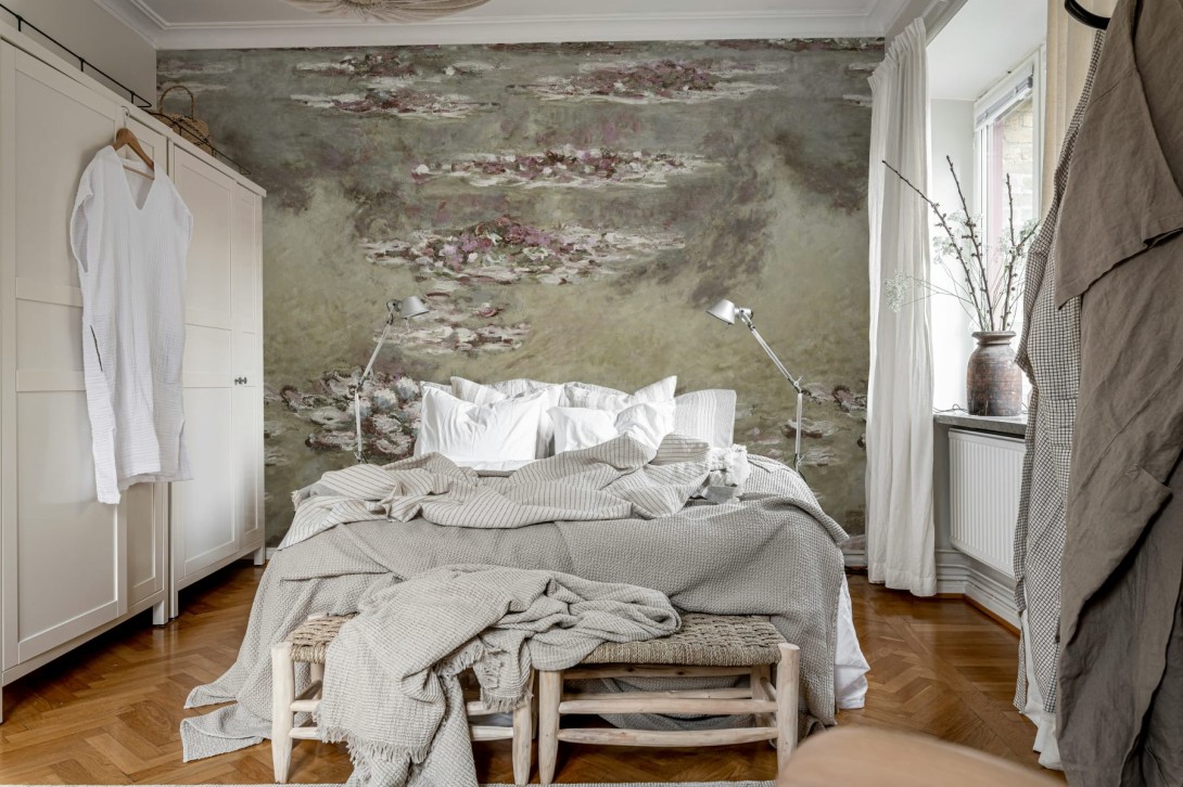 Rebel Walls R20572 First Rebels Water Lilies Monet Beige - mural w lilie wodne wzorowane na obrazach Claude’a Moneta