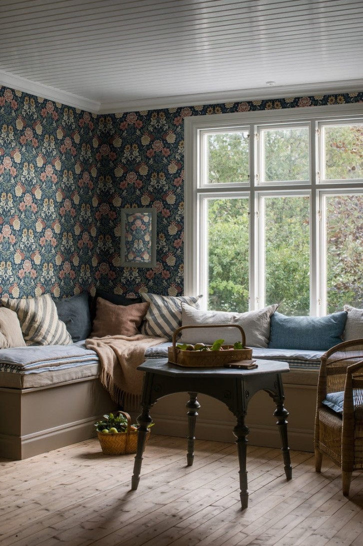 Boras Tapeter 7690 Icons Dahlia Garden Blue - tapeta w kwiaty dalii