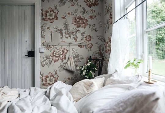 Sandberg 649-19 Special Edition Kajsa Sand - mural w piwonie i róże