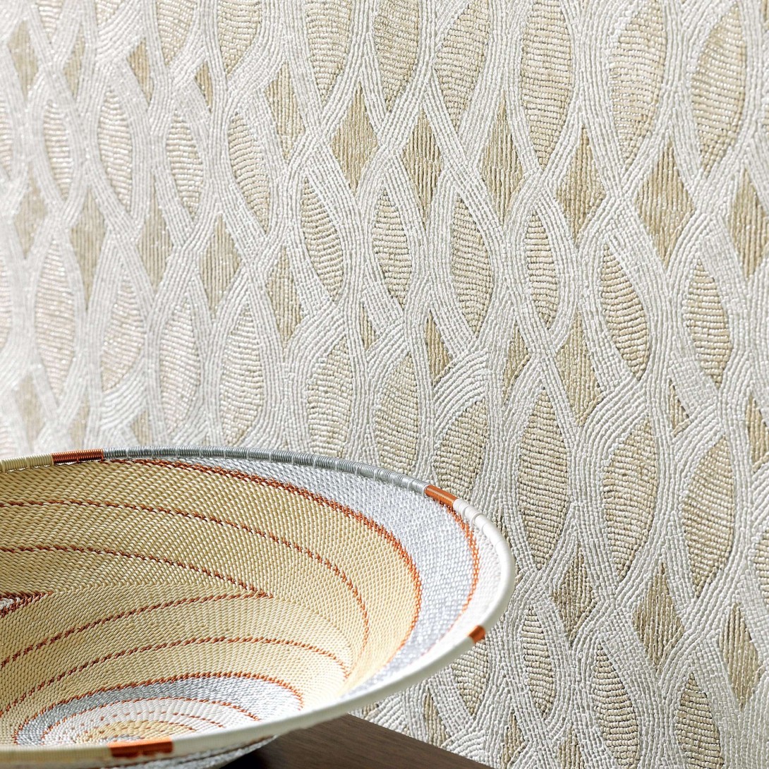 Elitis VP 912 01 Perles Topaze - tapeta w fale z motywem koralików
