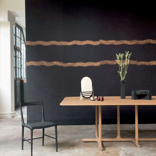 Elitis RM 982 95 Paper sculpture Nishimo – tapeta tekstylna w falujące linie