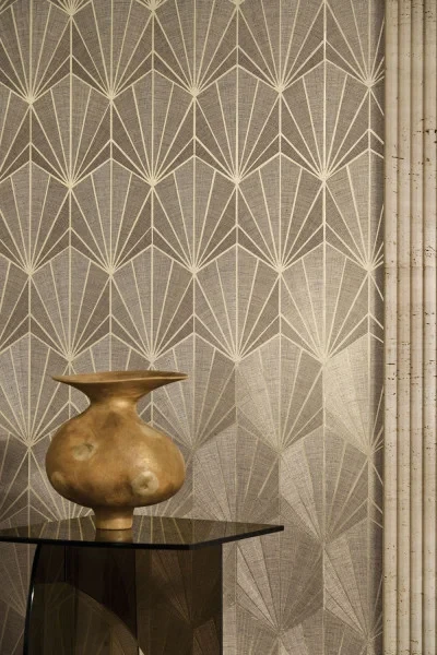 Casamance 71818734 Traversee Majeste Noir de Lune Platine - tapeta mozaika z włókna abaki i metalicznych akcentów