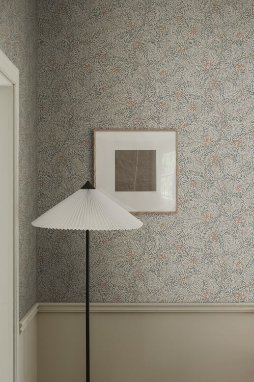 Sandberg S10494 Tradgarden Simon Misty Blue - tapeta w gałęzie jarzębiny