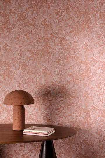 Khroma ROM104 Romance Bellis Carnelian - tapeta ryciny botaniczne