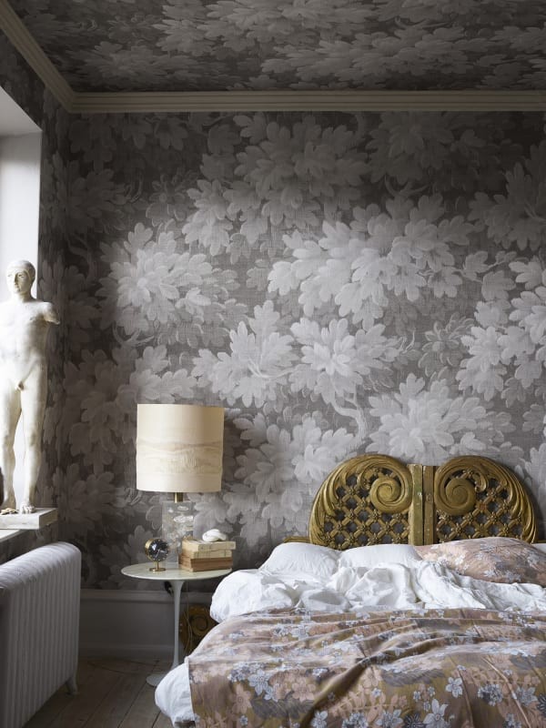 Rebel Walls R21354 Poetic Vintage Foliage Gray - mural imitujący tkaninę w liście