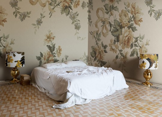 Rebel Walls R20991 Poetic Vintage Bow Yellow - mural w kwiaty w stylu vintage