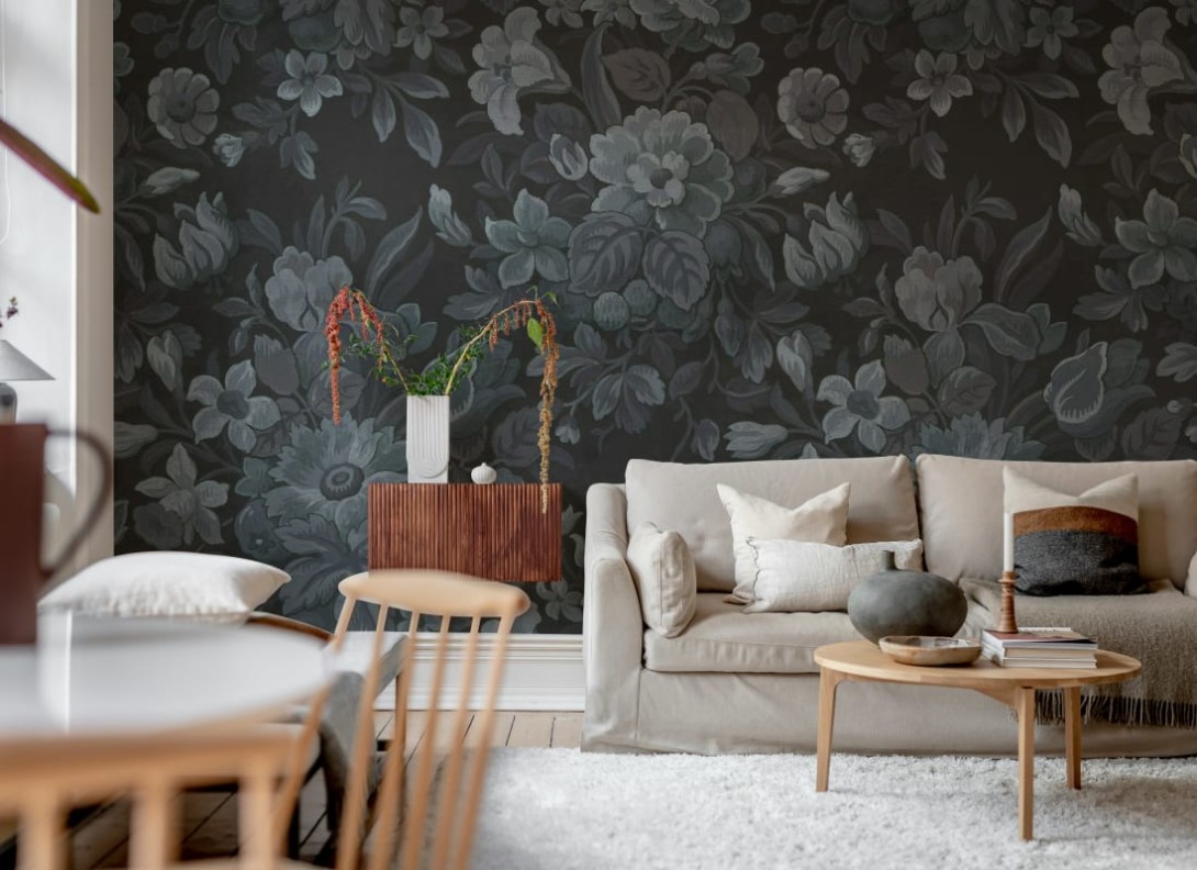 Rebel Walls R20979 Poetic Vintage Garden Dark Blue - mural w ręcznie malowane kwiaty
