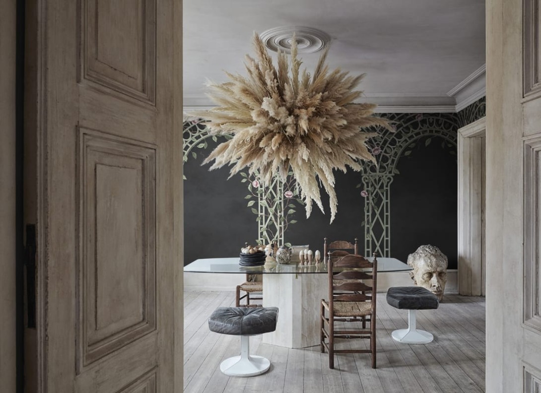 Rebel Walls R20323 Poetic Trellis Black - mural w pergolę