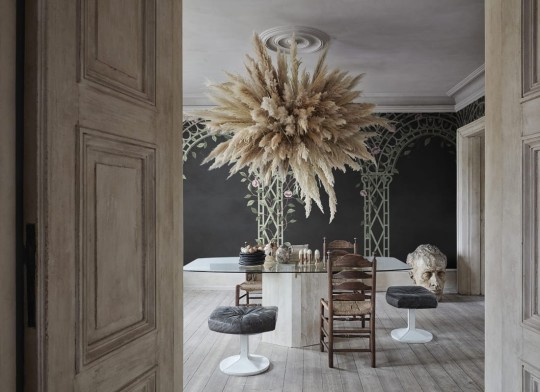 Rebel Walls R20323 Poetic Trellis Black - mural w pergolę