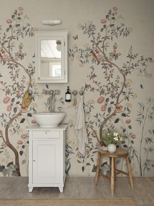 Sandberg S10588 Herbarium Eleonora Misty Blue – mural w stylu chinoiserie
