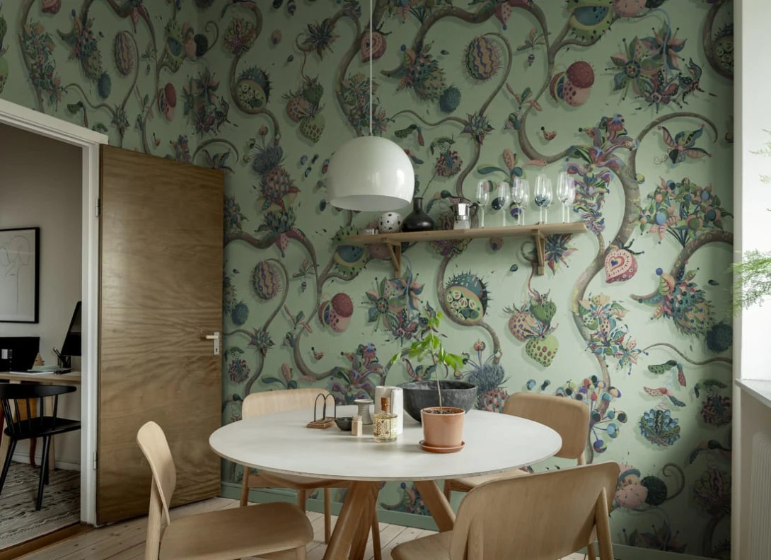 Rebel Walls R21033 Sam Wilde Eden Tree Green - mural w roślinny motyw