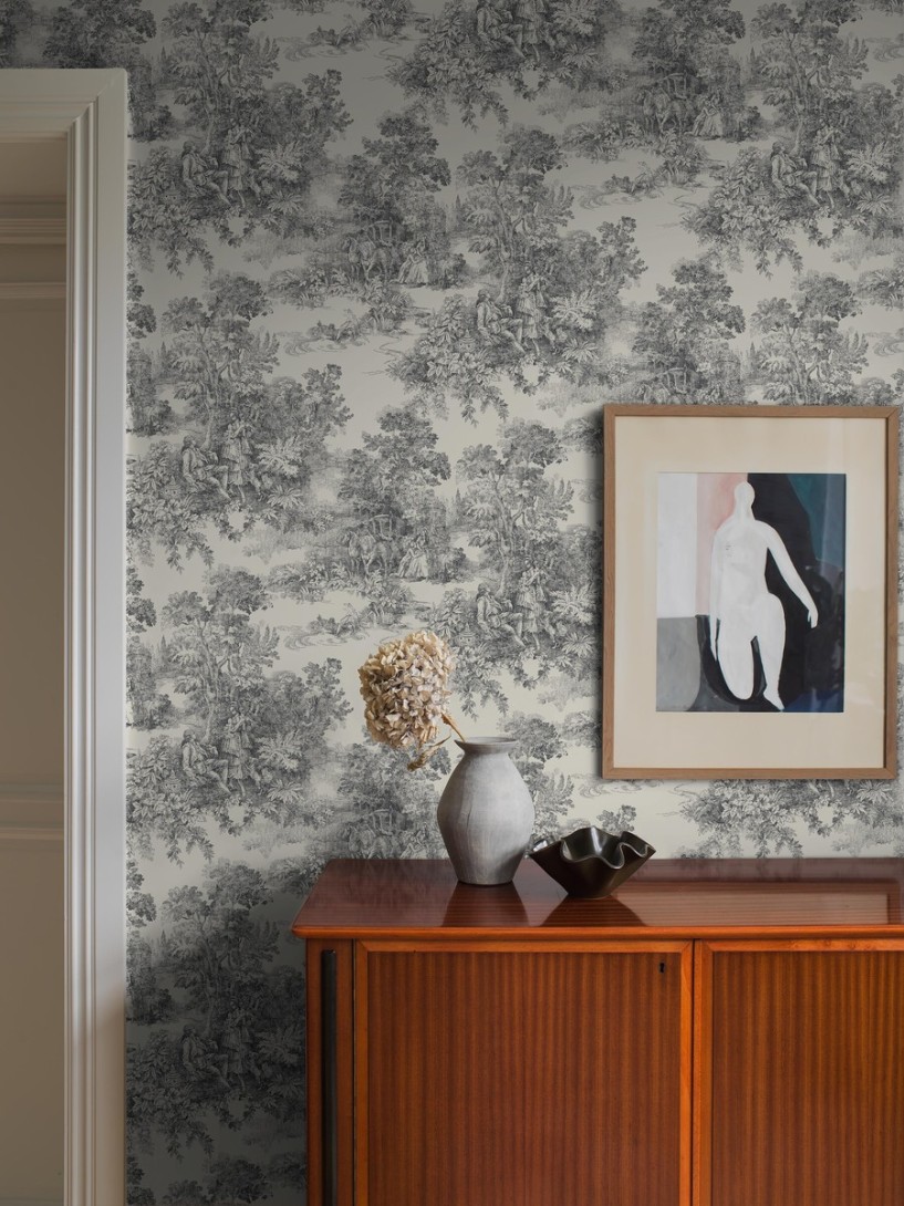 Boras Tapeter 7766 Adorn Toile de Jouy Black – tapeta z botanicznym krajobrazem