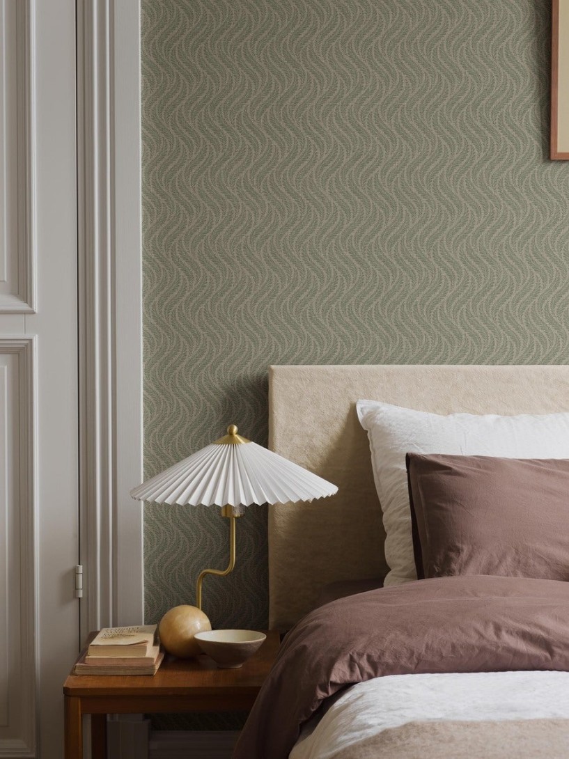Boras Tapeter 7772 Adorn Little Fern Green – tapeta w falujące liście paproci