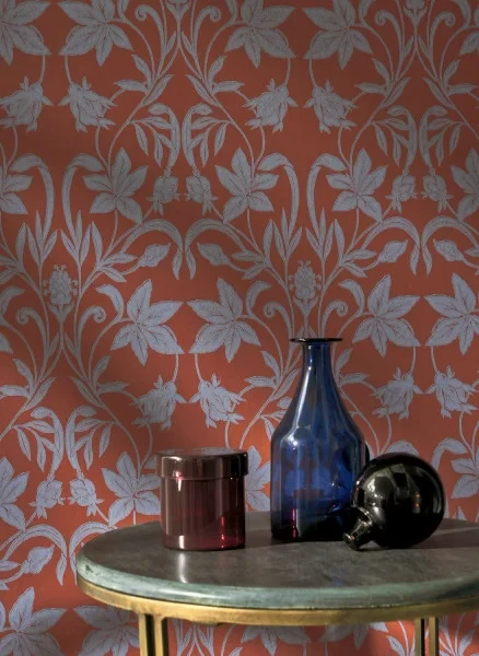 Casadeco 201238665 Heritage Primrose Amarena – tapeta w pierwiosnki