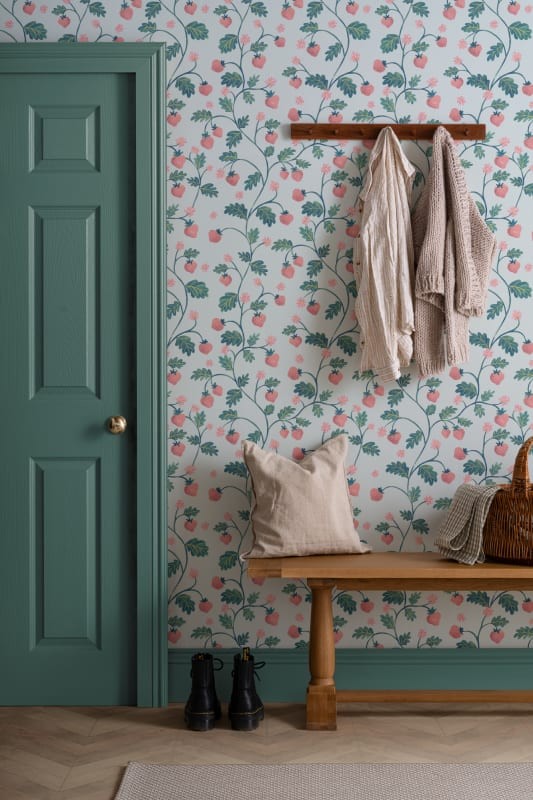 Hovia FR5442MU07R Little Strawberry Blue - tapeta w truskawki