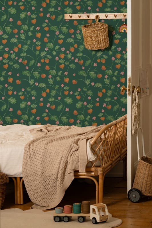 Hovia FR5464GR07R Little Strawberry Green - tapeta w truskawki