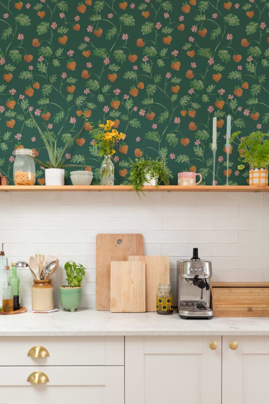 Hovia FR5464GR07R Little Strawberry Green - tapeta w truskawki