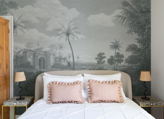 Hovia TR0413BU04W Olinda Blue - mural w egzotyczny krajobraz ze świątynią