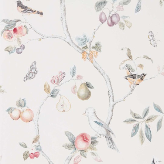 Sanderson 216314 Country Woodland Fruit Aviary Cream - tapeta w gałęzie, ptaki i owoce